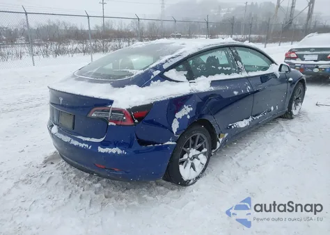 2022 Tesla Model 3 Rear-Wheel Drive z USA, uszkodzony, nr VIN 5YJ3E1EA3NF103783